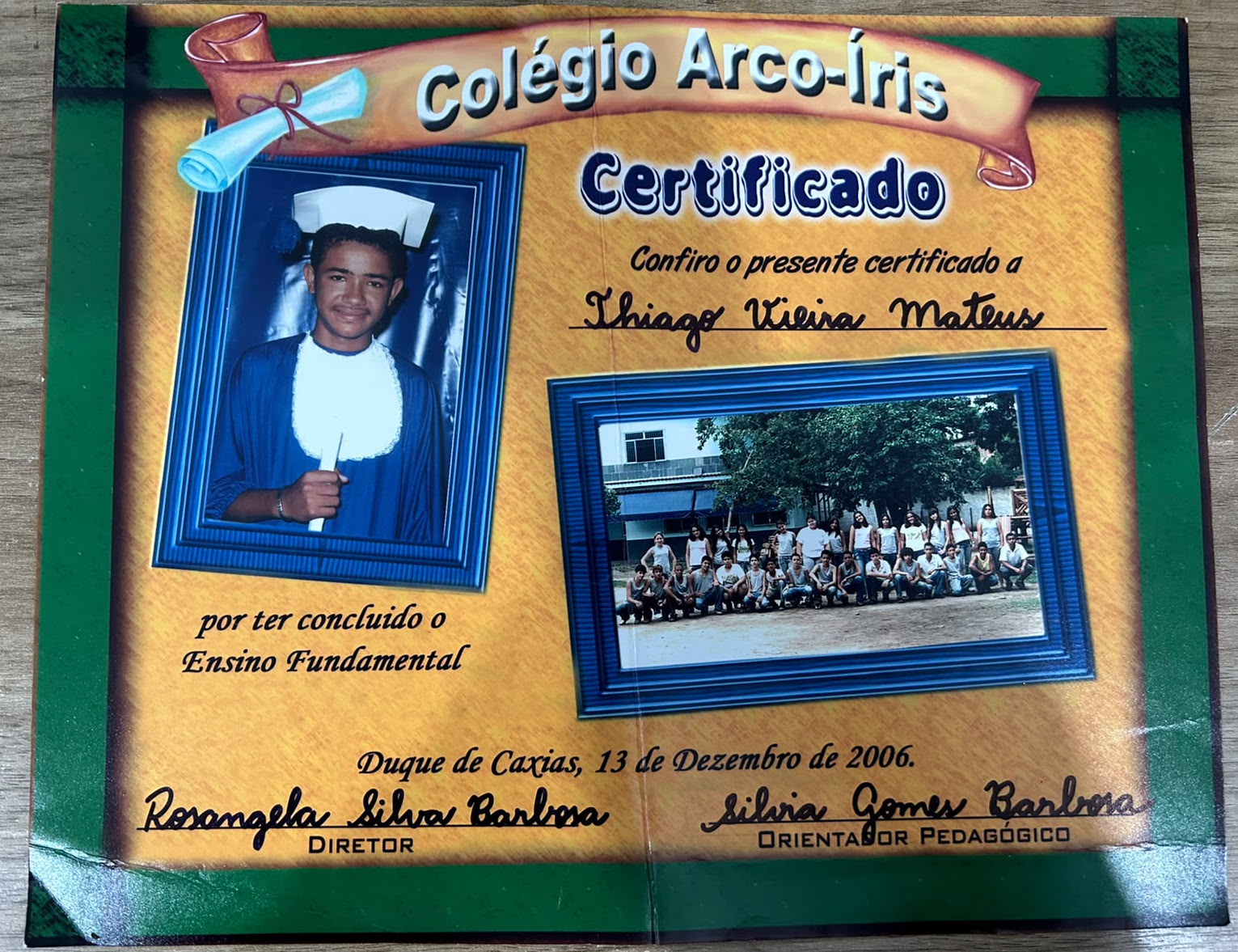 Crianças aprendendo juntas